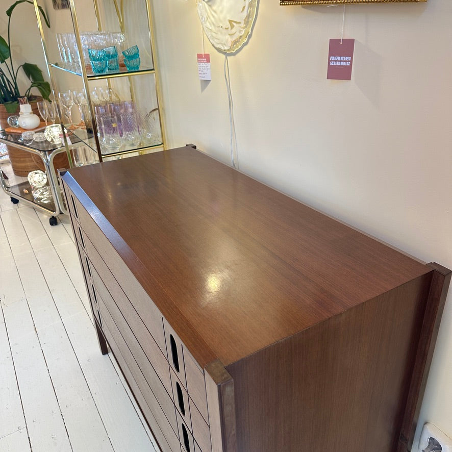 Walnut chest of Drawers, Giovanni Ausenda for Stilwood.