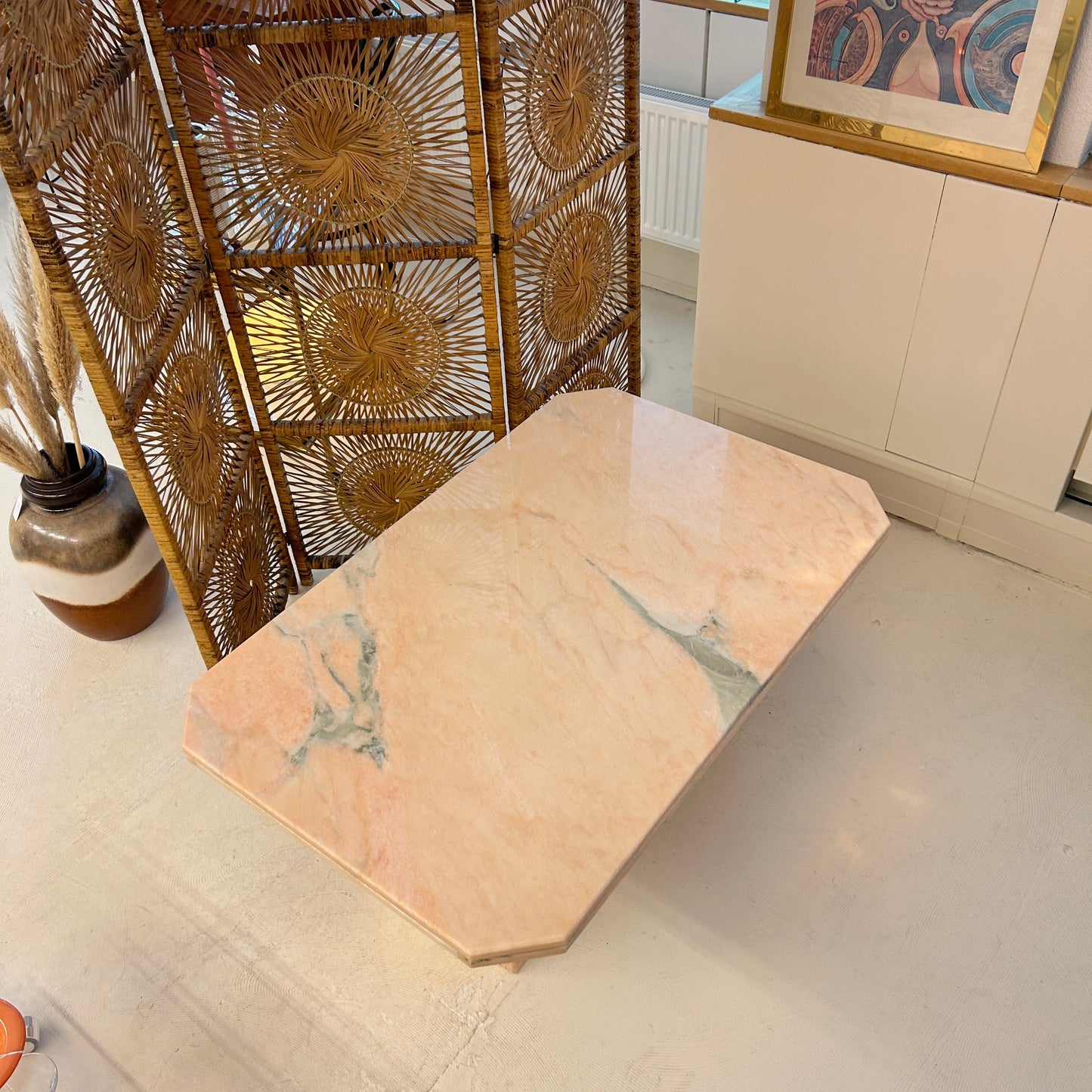 Pink marble coffetable / sidetable