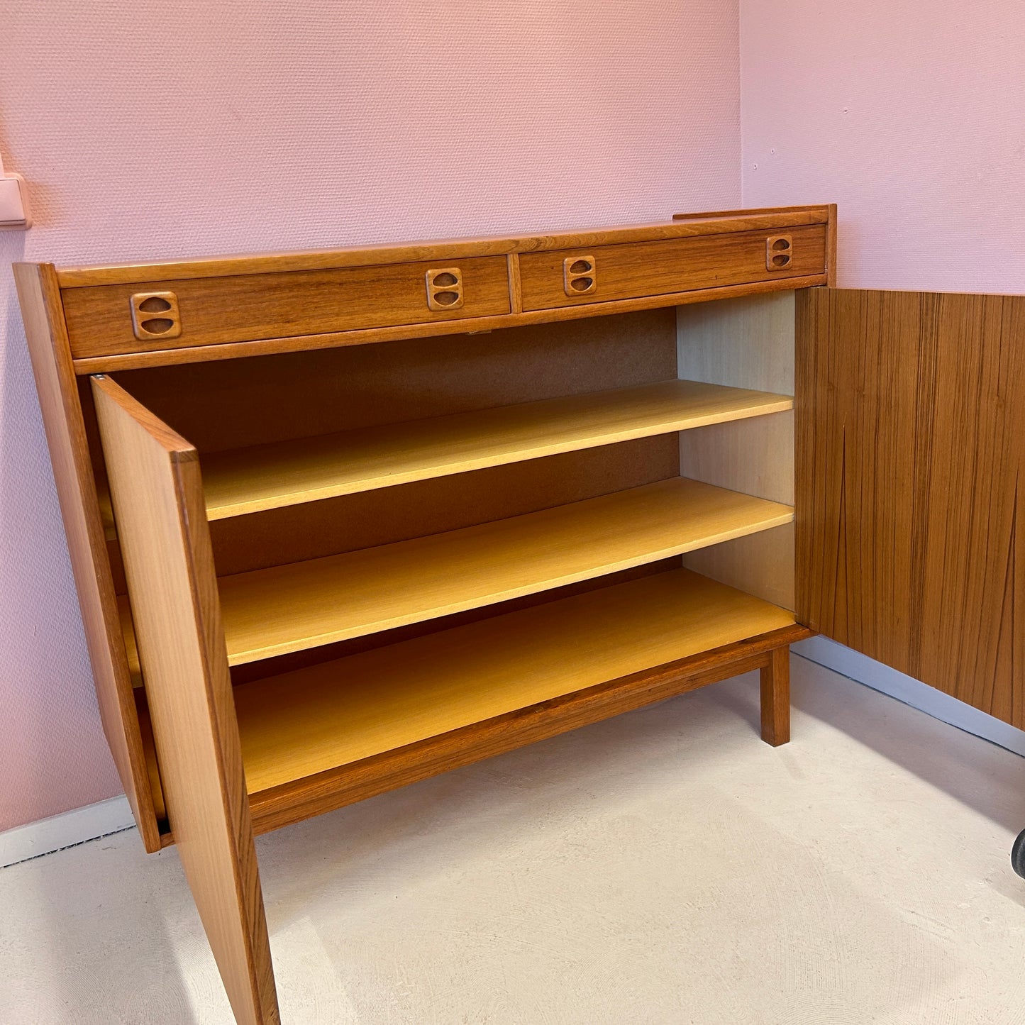 Mid century dresser - Sweden