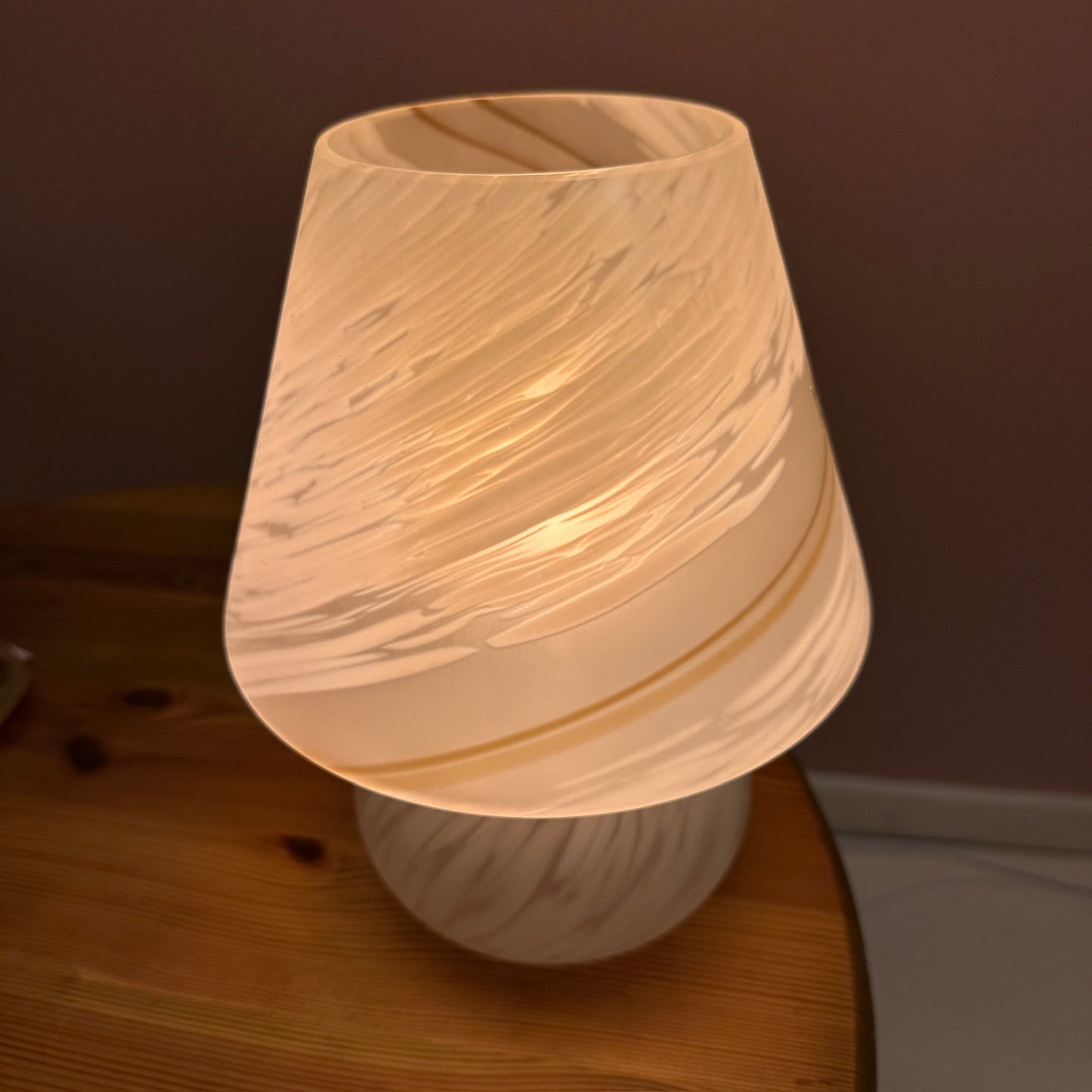 Small Murano mushroom lamp with swirl