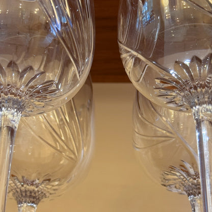 Twisted optic crystal glasses