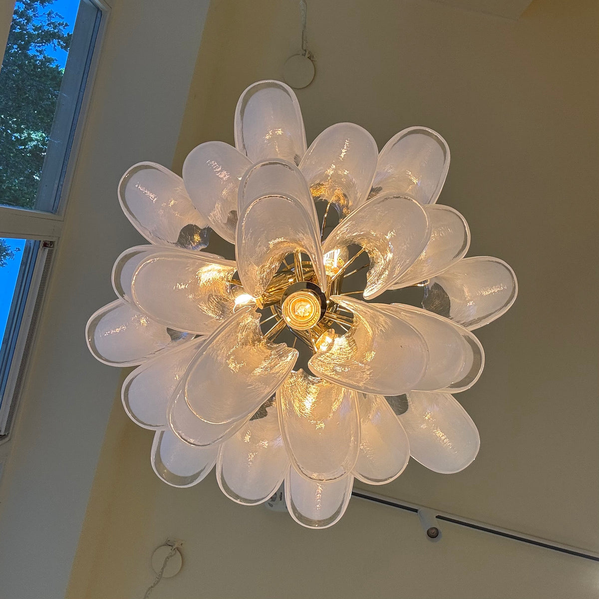 Italian Novaresi opal Murano glass chandelier, 1970s