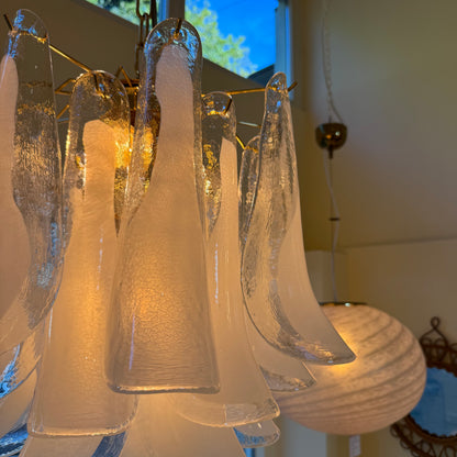 Italian Novaresi opal Murano glass chandelier, 1970s
