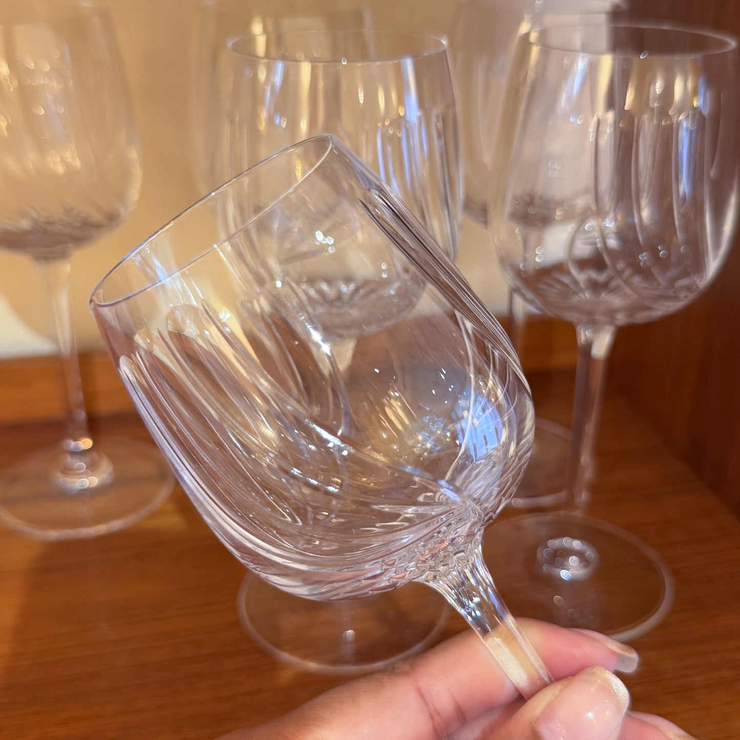 Twisted optic crystal glasses