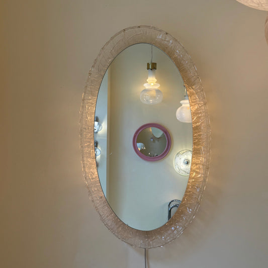 Illuminated Hillebrand mirror with acrylic frame