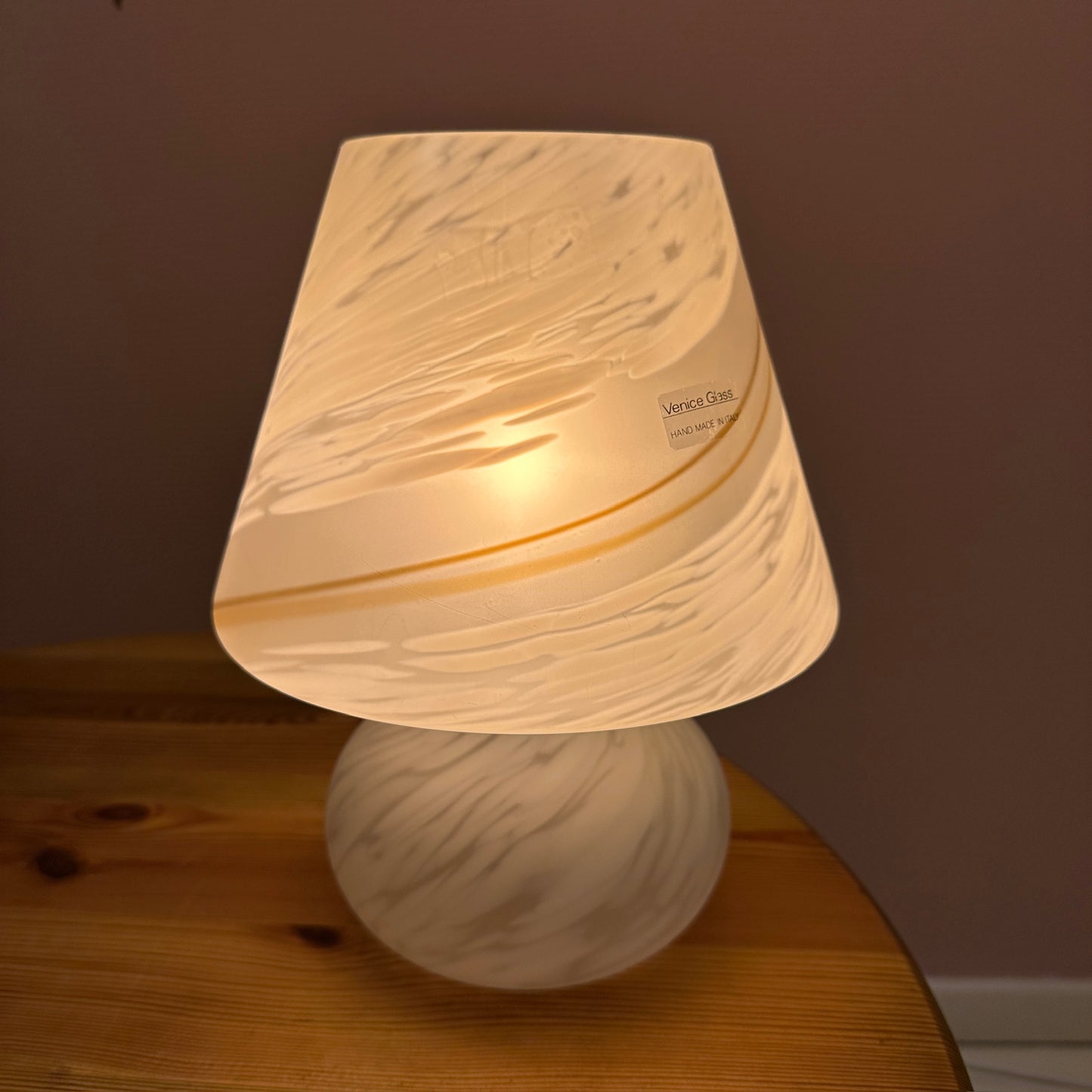 Small Murano mushroom lamp with swirl