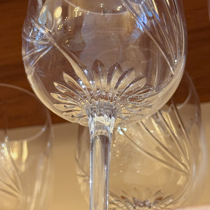 Twisted optic crystal glasses