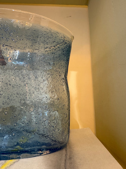Ovale vaas van blauw bubbelglas
