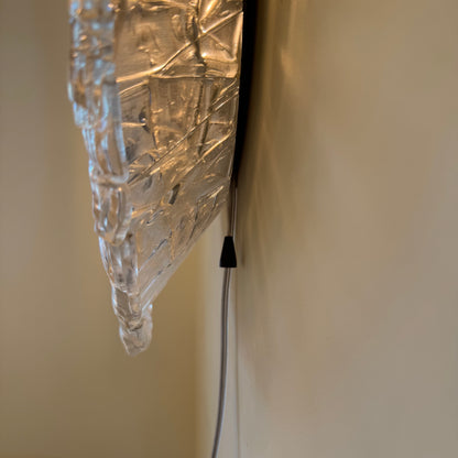 Illuminated Hillebrand mirror with acrylic frame