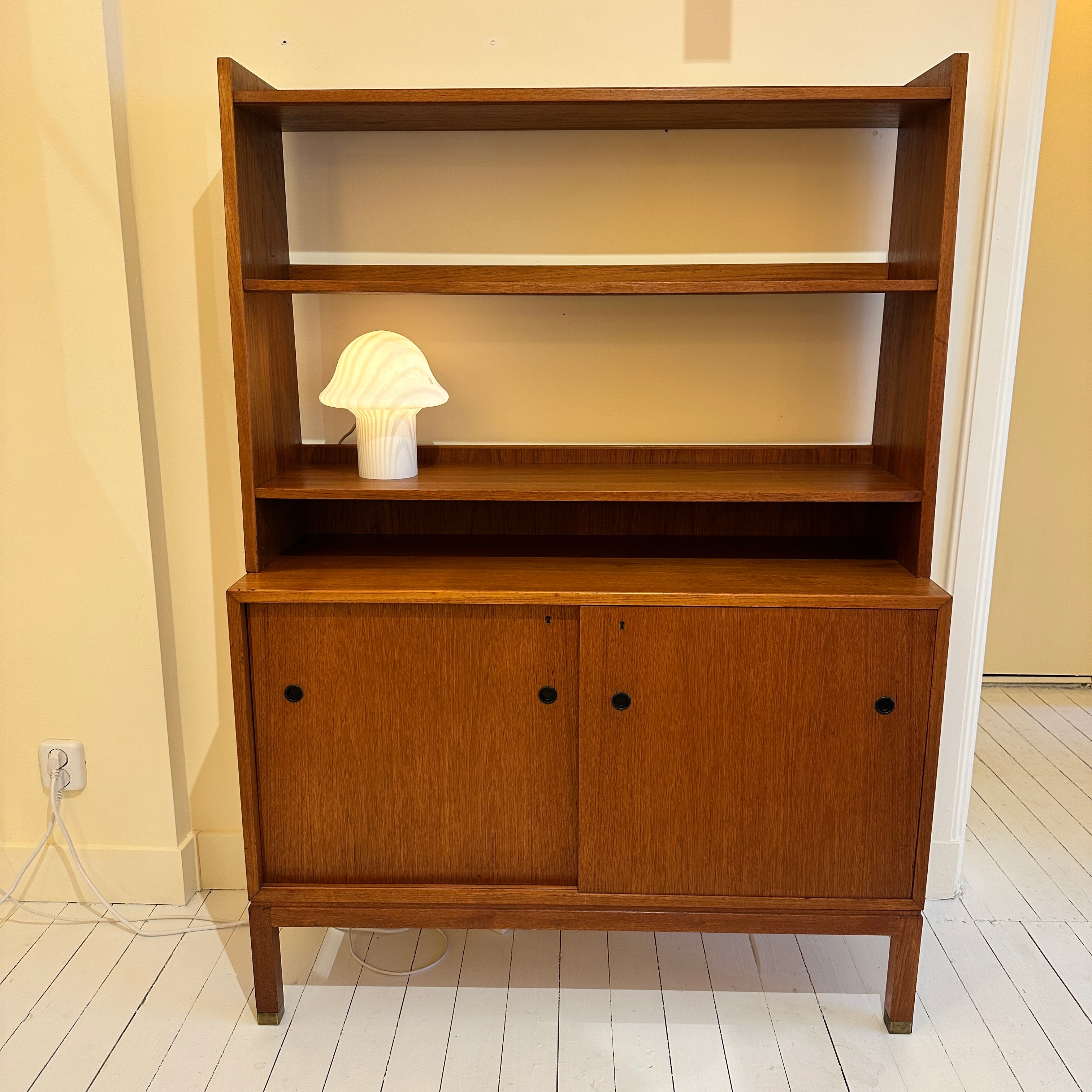 Swedish bookcase cabinet 1960 – Vintage Pareltjes