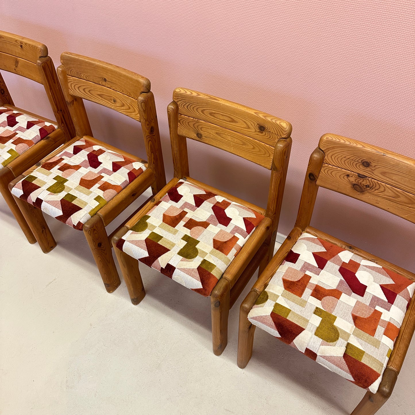 Set of 4 upholstered pine wood chairs