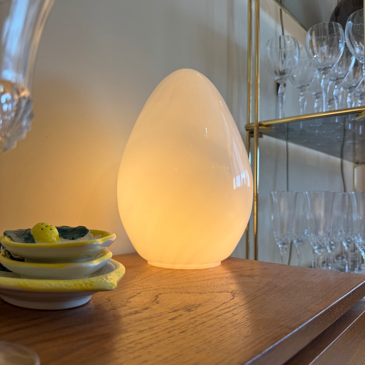 Swirly egg table lamp in Murano glass