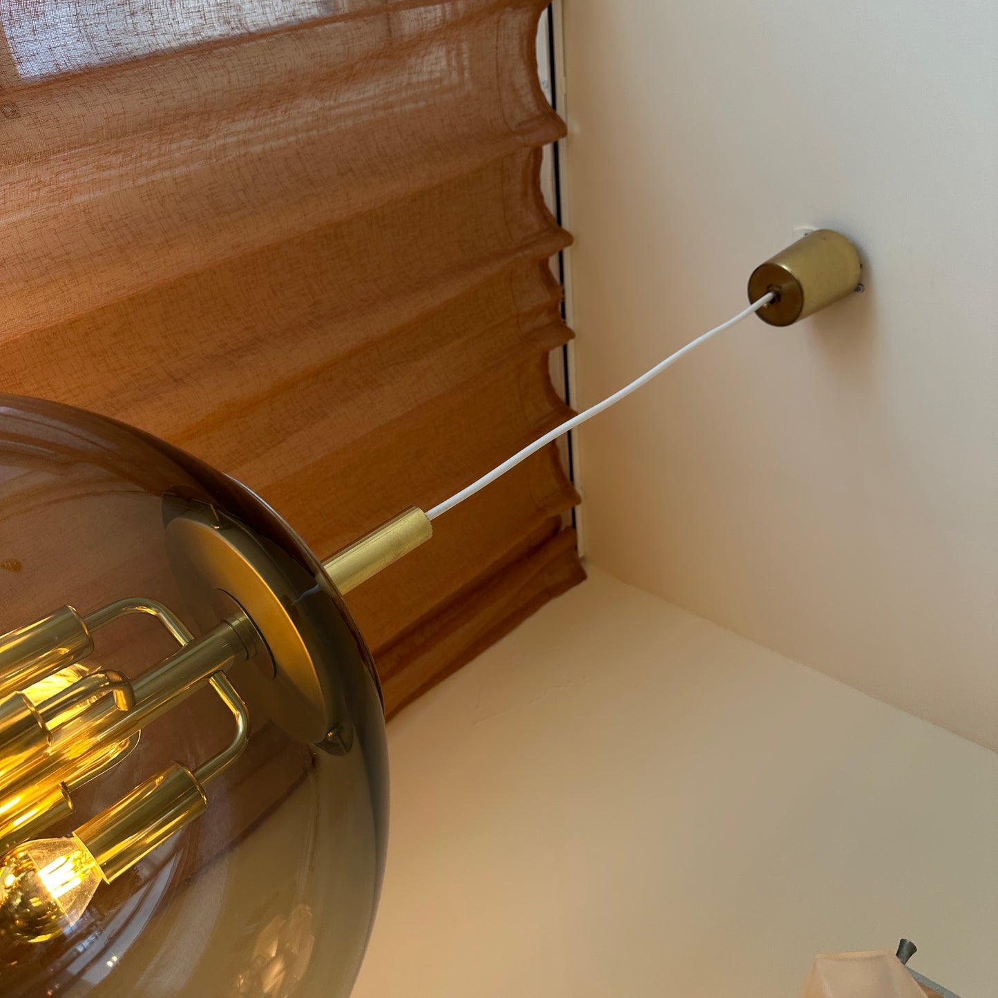 Jaren '70 Doria Leuchten hanglamp met bol van gerookt glas