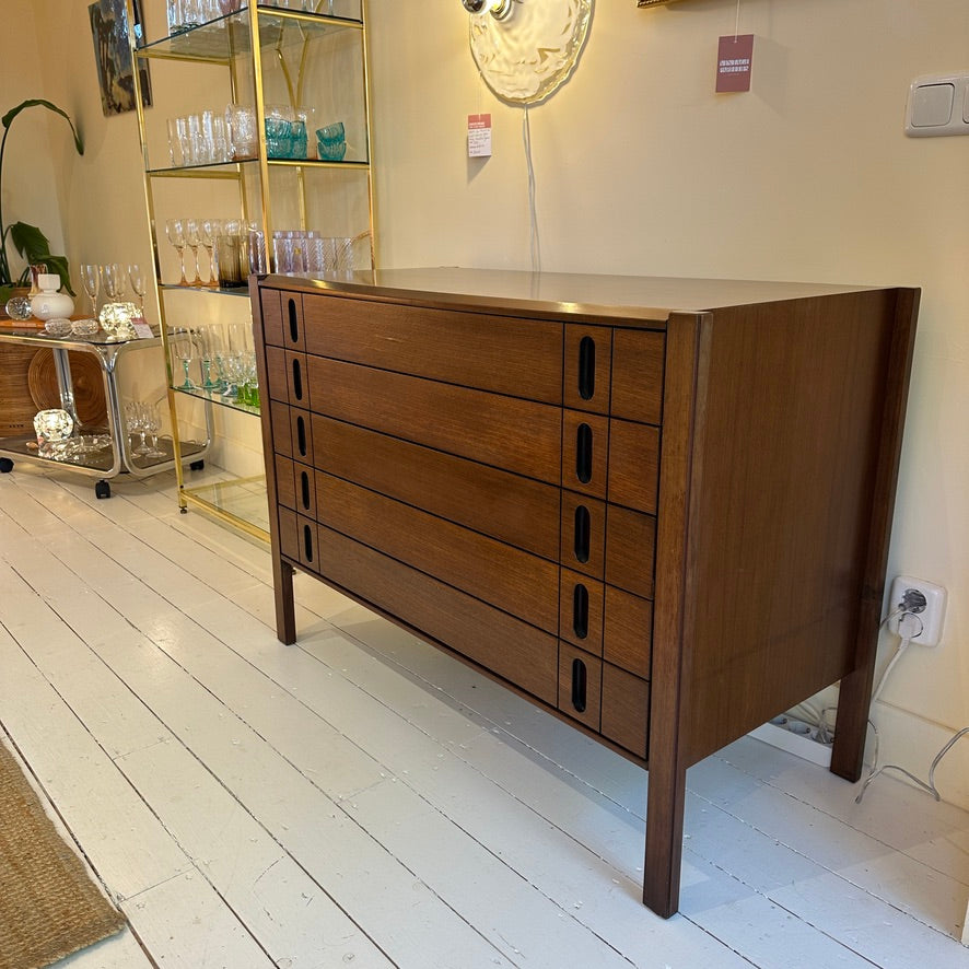 Walnut chest of Drawers, Giovanni Ausenda for Stilwood.