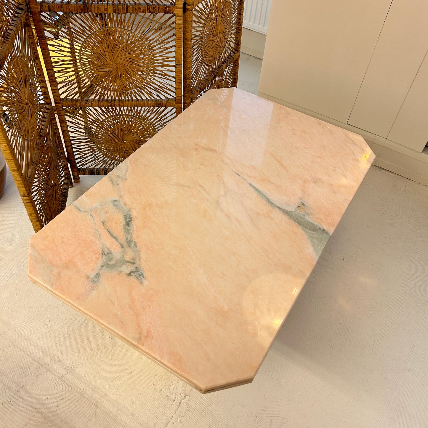 Pink marble coffetable / sidetable