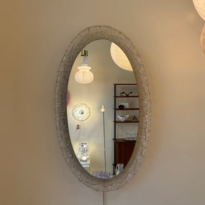 Illuminated Hillebrand mirror with acrylic frame