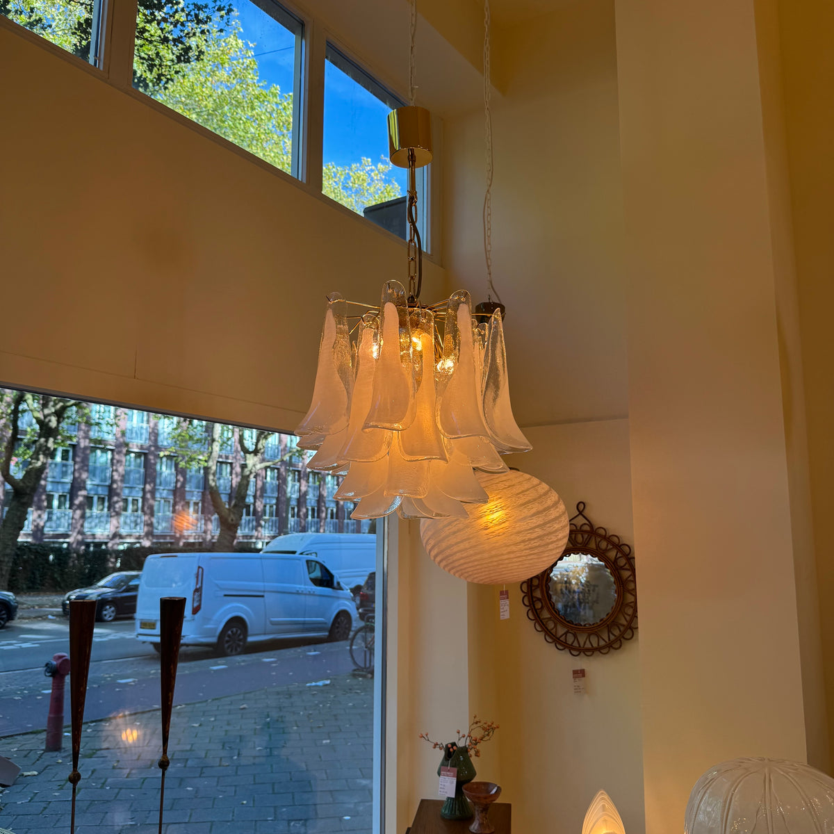 Italian Novaresi opal Murano glass chandelier, 1970s