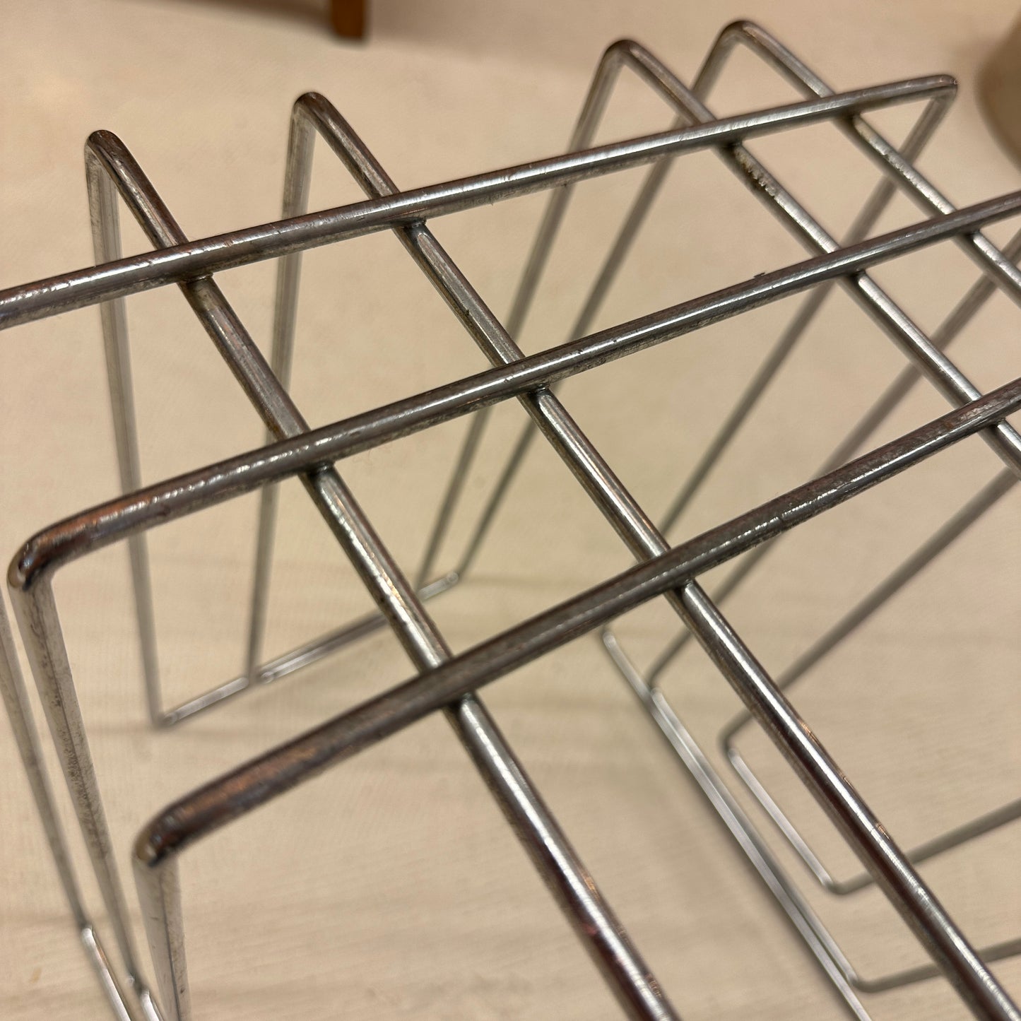 Tijdschriftenhouder / tafel uit de jaren 80 van Chrome