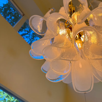 Italian Novaresi opal Murano glass chandelier, 1970s