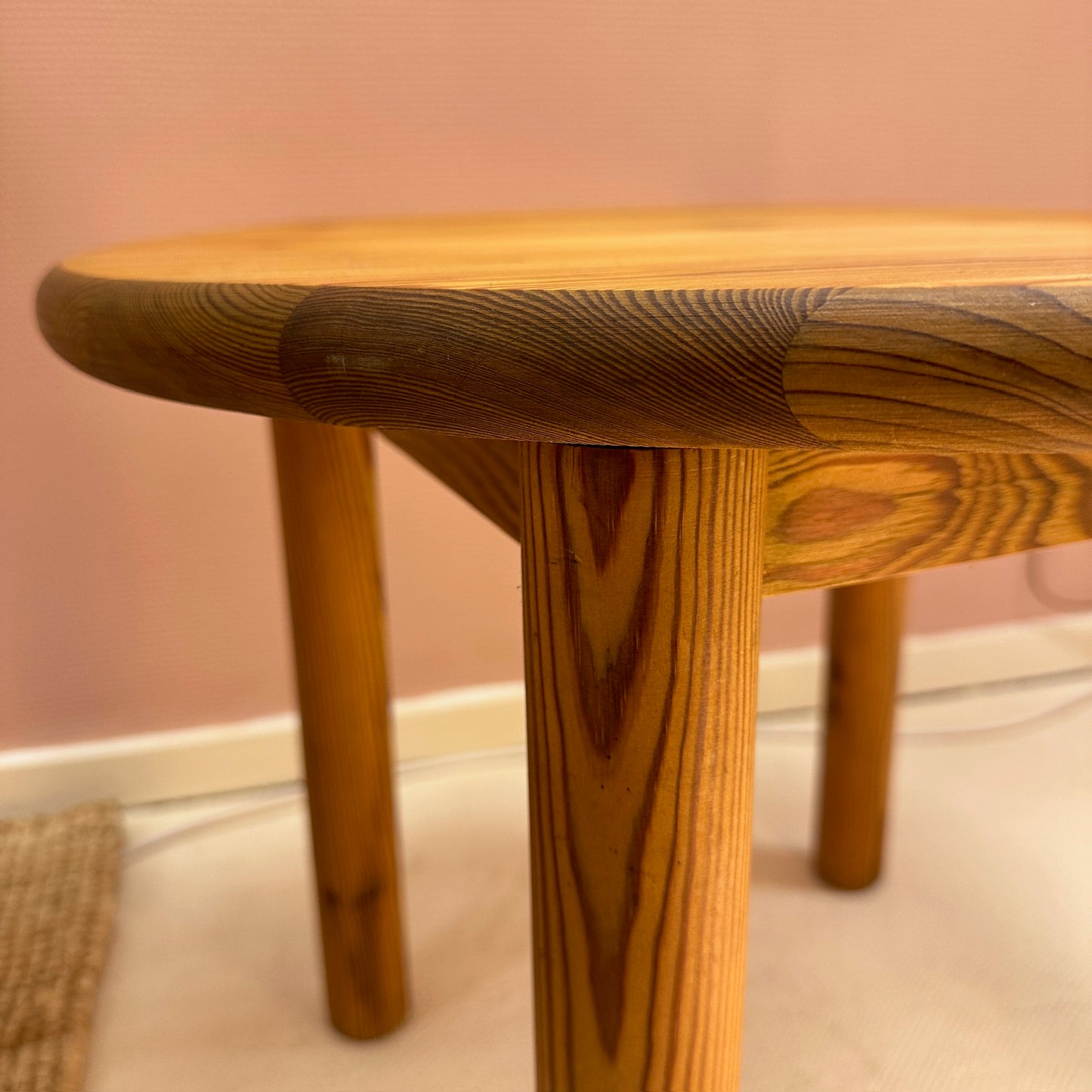 Round pine wood side table