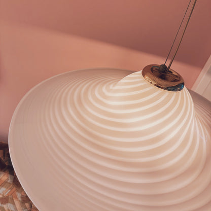 1980 Witte, wervelende hanglamp van Muranoglas