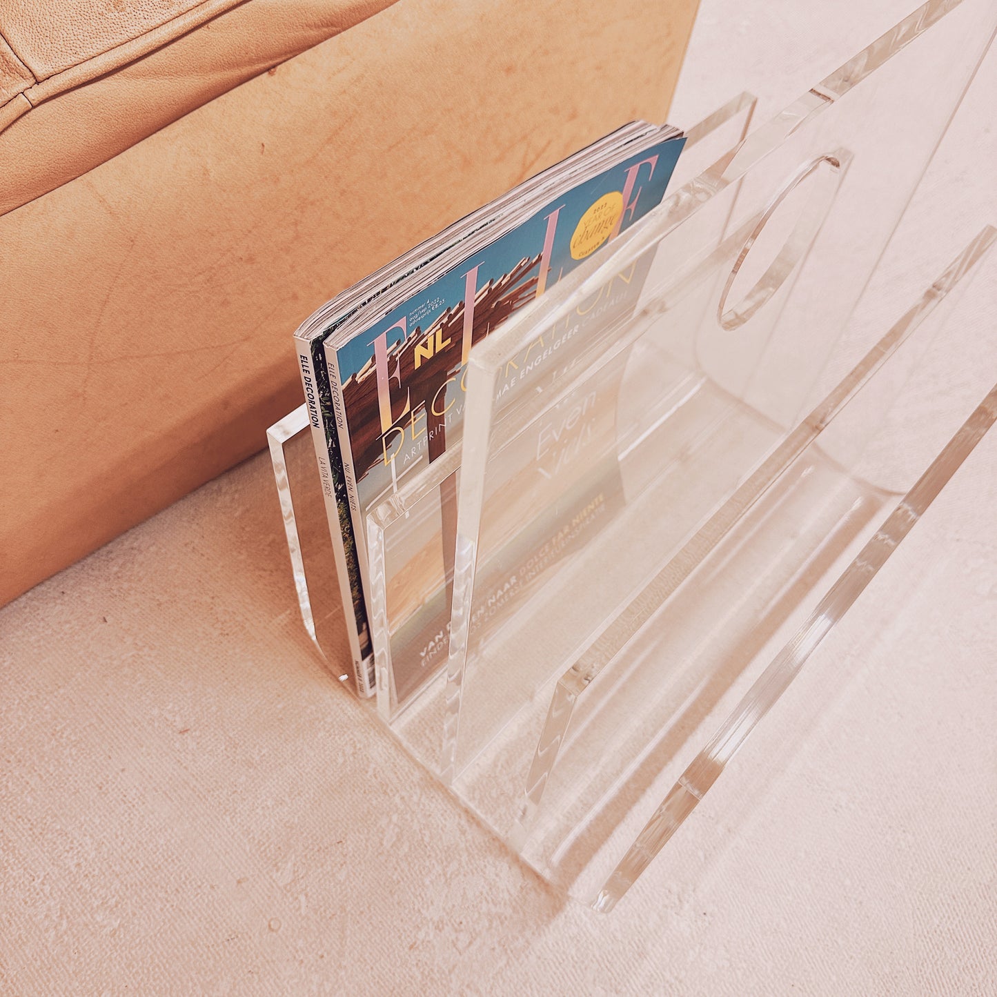 Acrylic magazine holder