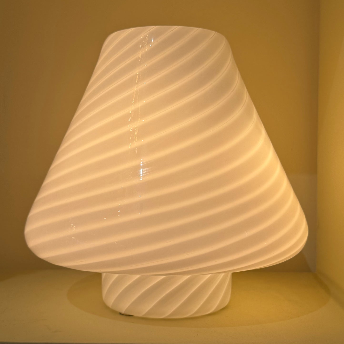 Italian murano mushroom swirl table light