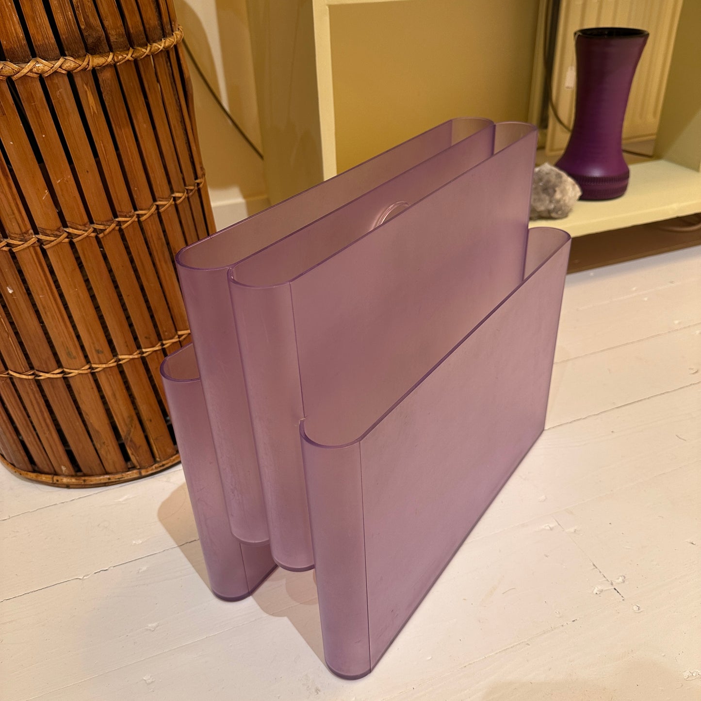 70’s Kartell lilac magazine holder by Giotto Stoppino