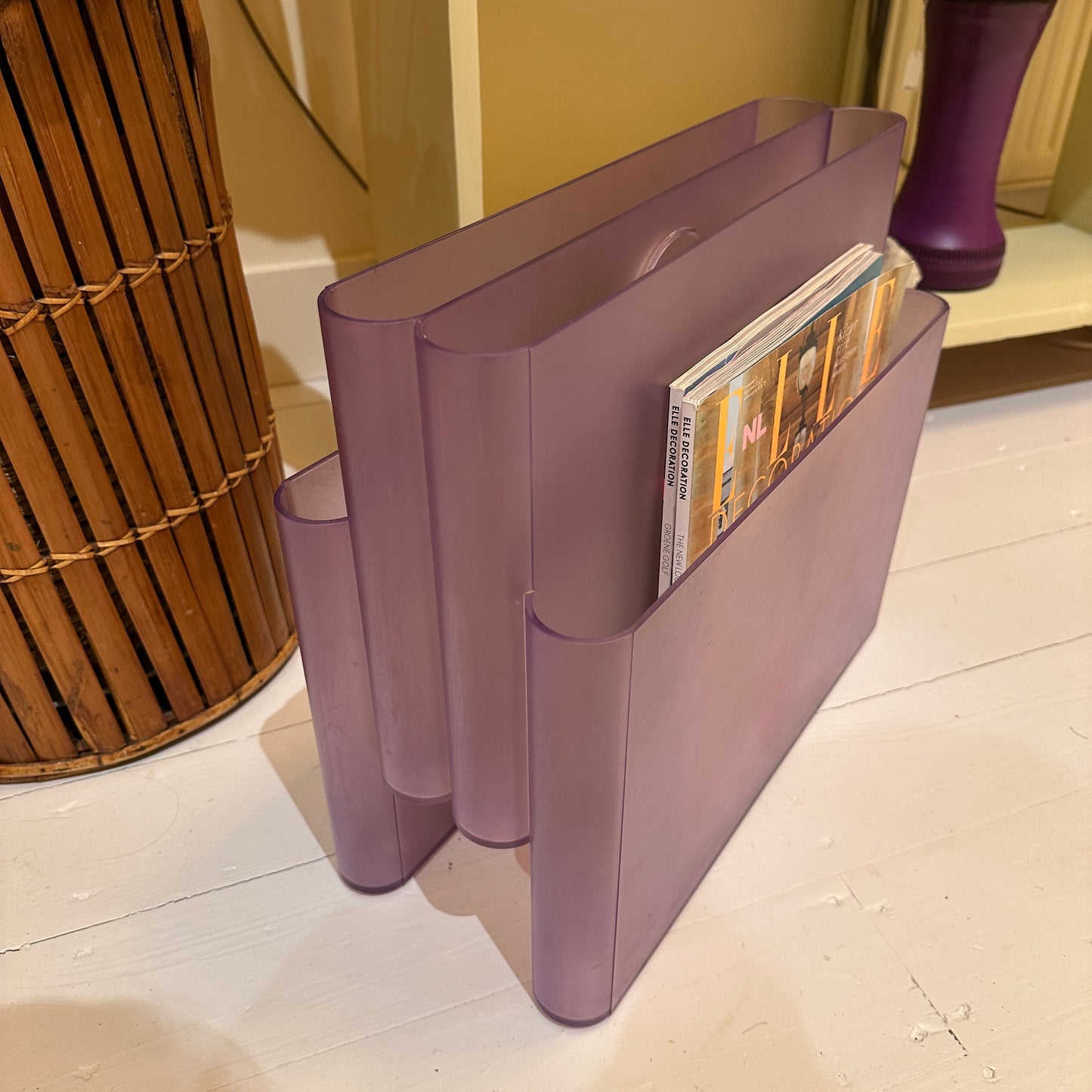 70’s Kartell lilac magazine holder by Giotto Stoppino