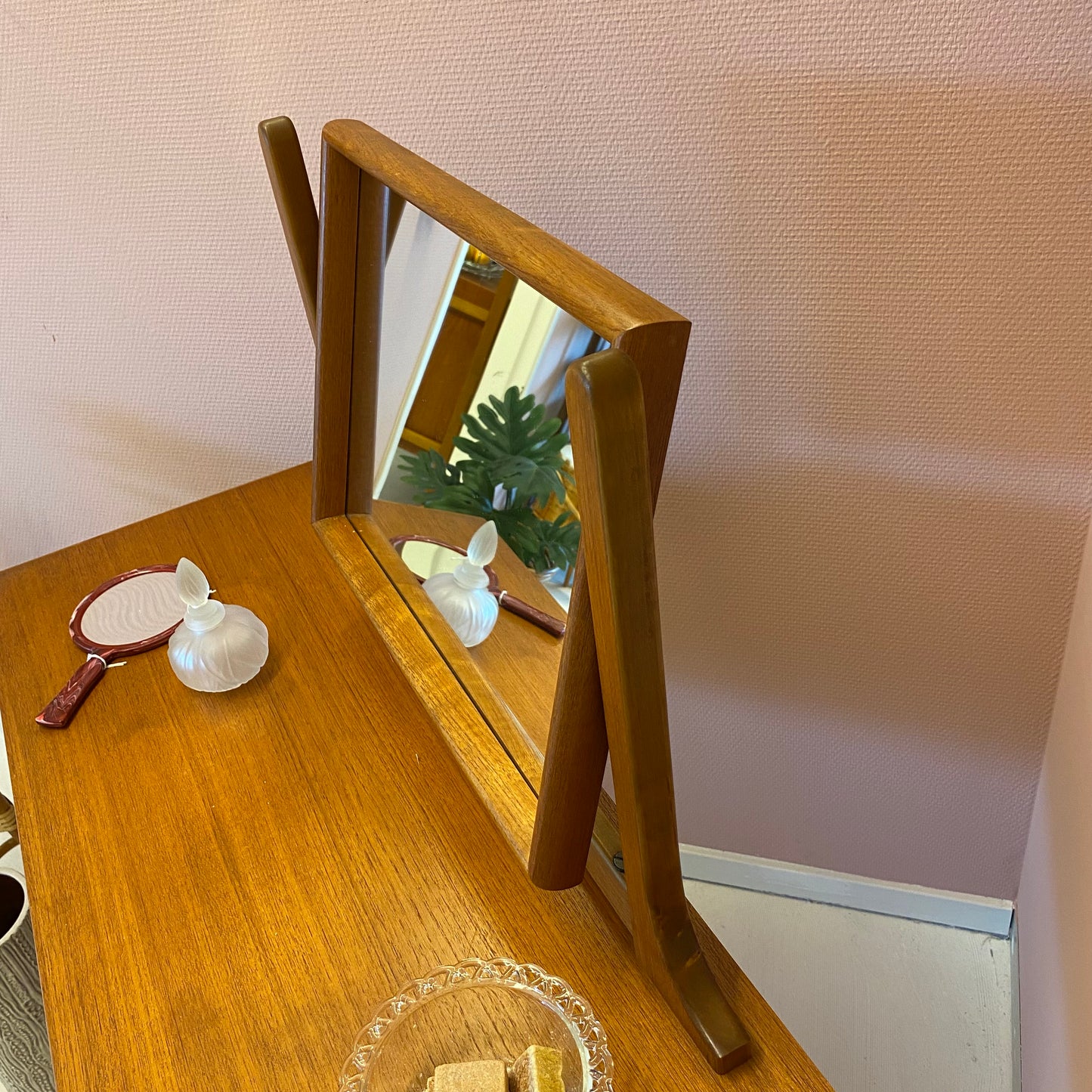 Swedish dressing table / vanity with mirror