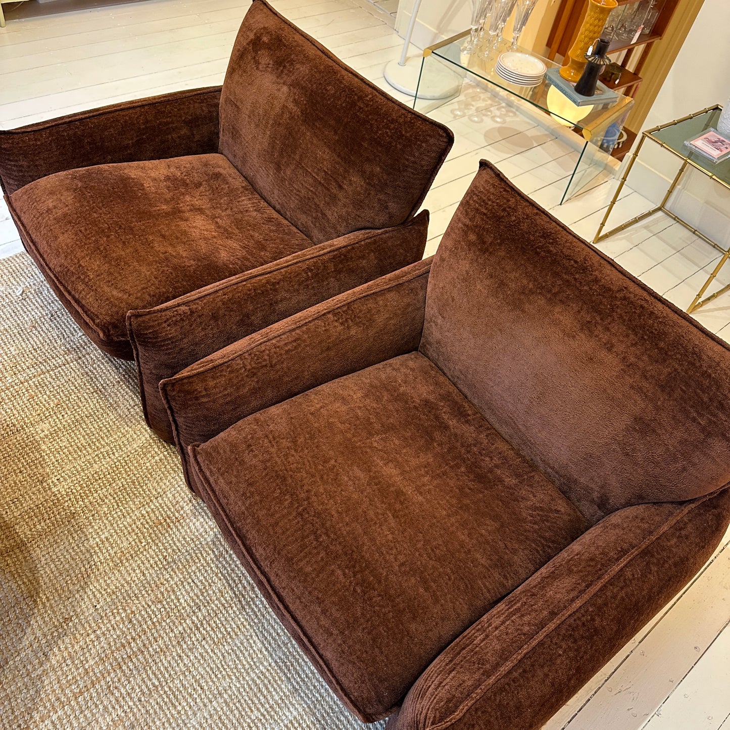 Italiaanse, chunky bruine loungestoelen