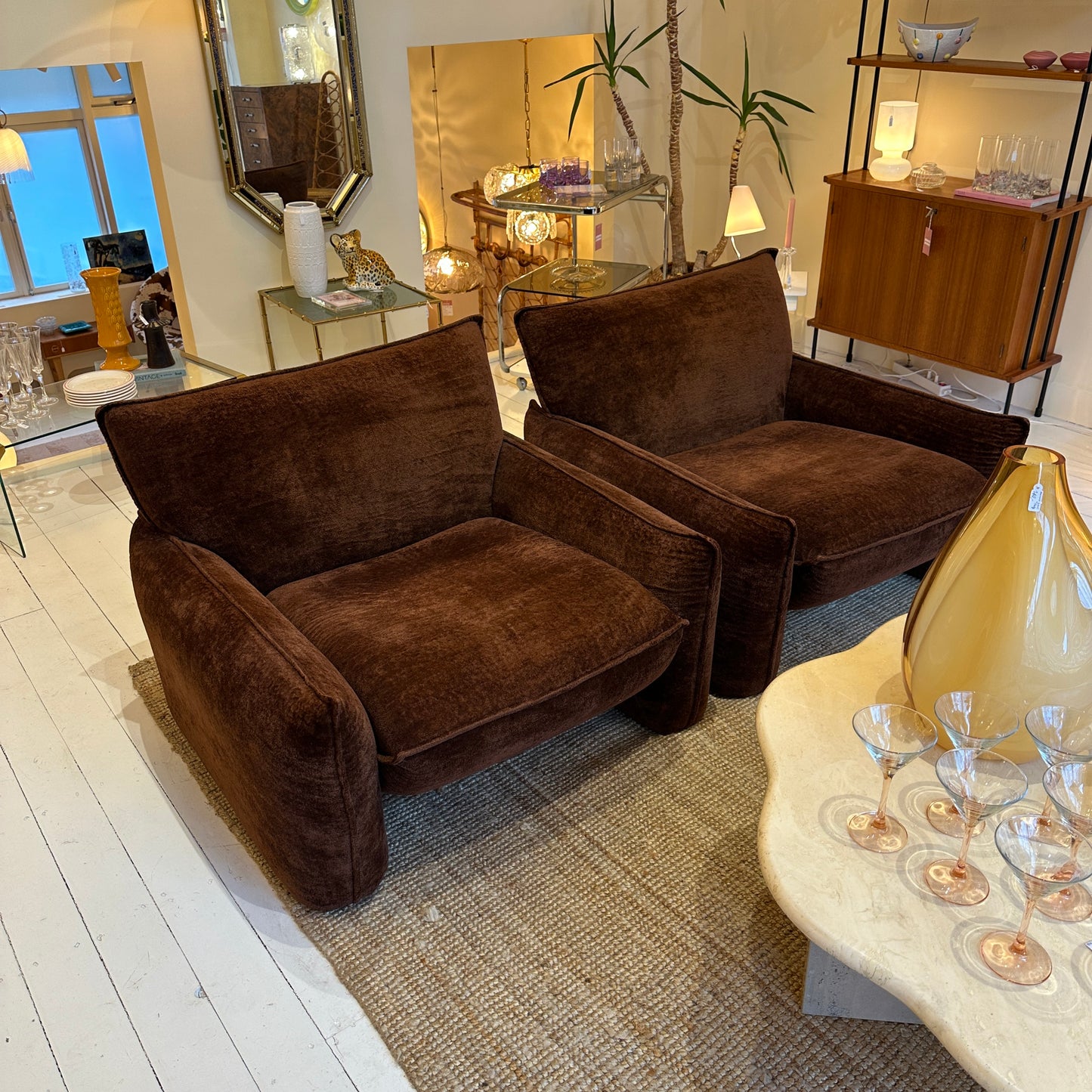 Italiaanse, chunky bruine loungestoelen