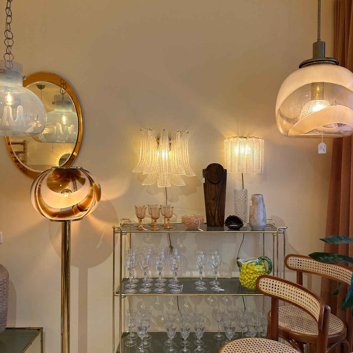 Glass wall light with Murano glass petals