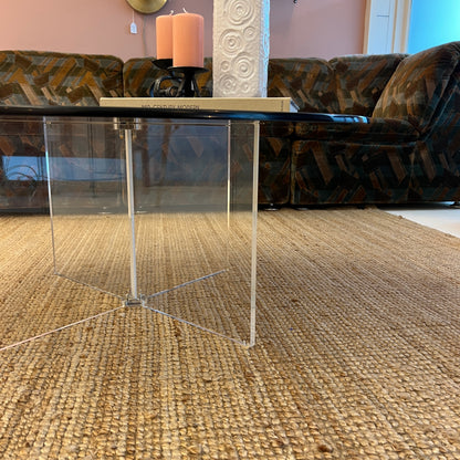 Round coffeetable with smoked glass and plexiglass base