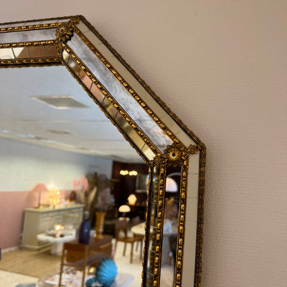 Octagonal Venetian mirror with flowers