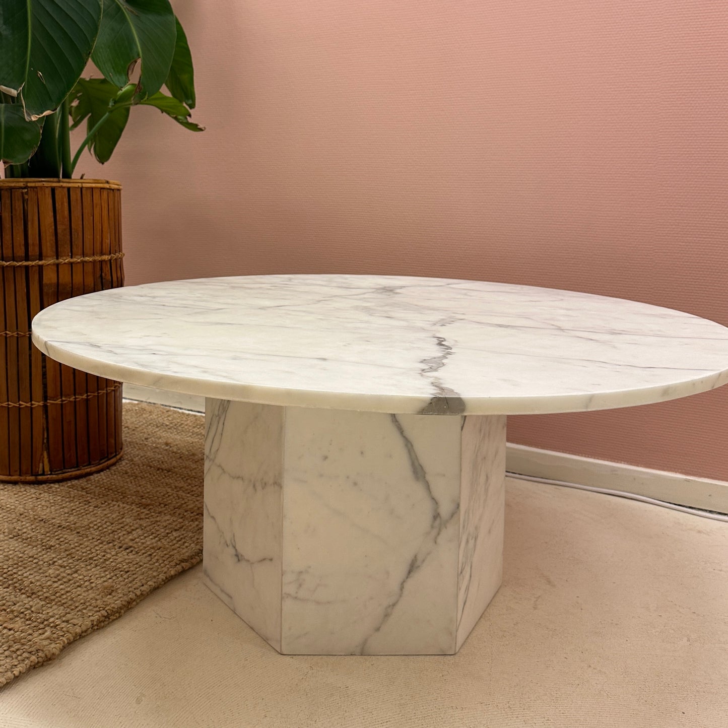 Round coffetable white carrara marble