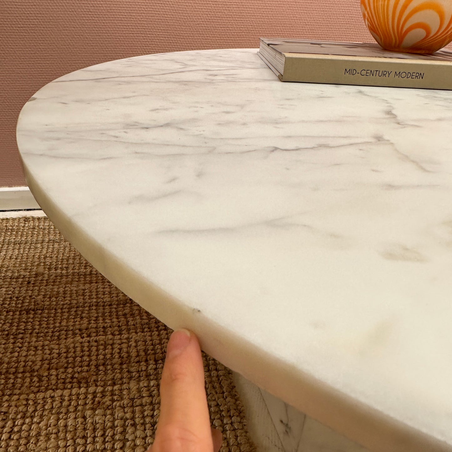 Round coffetable white carrara marble