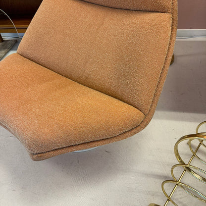 Artifort F510 Peach swivel chair