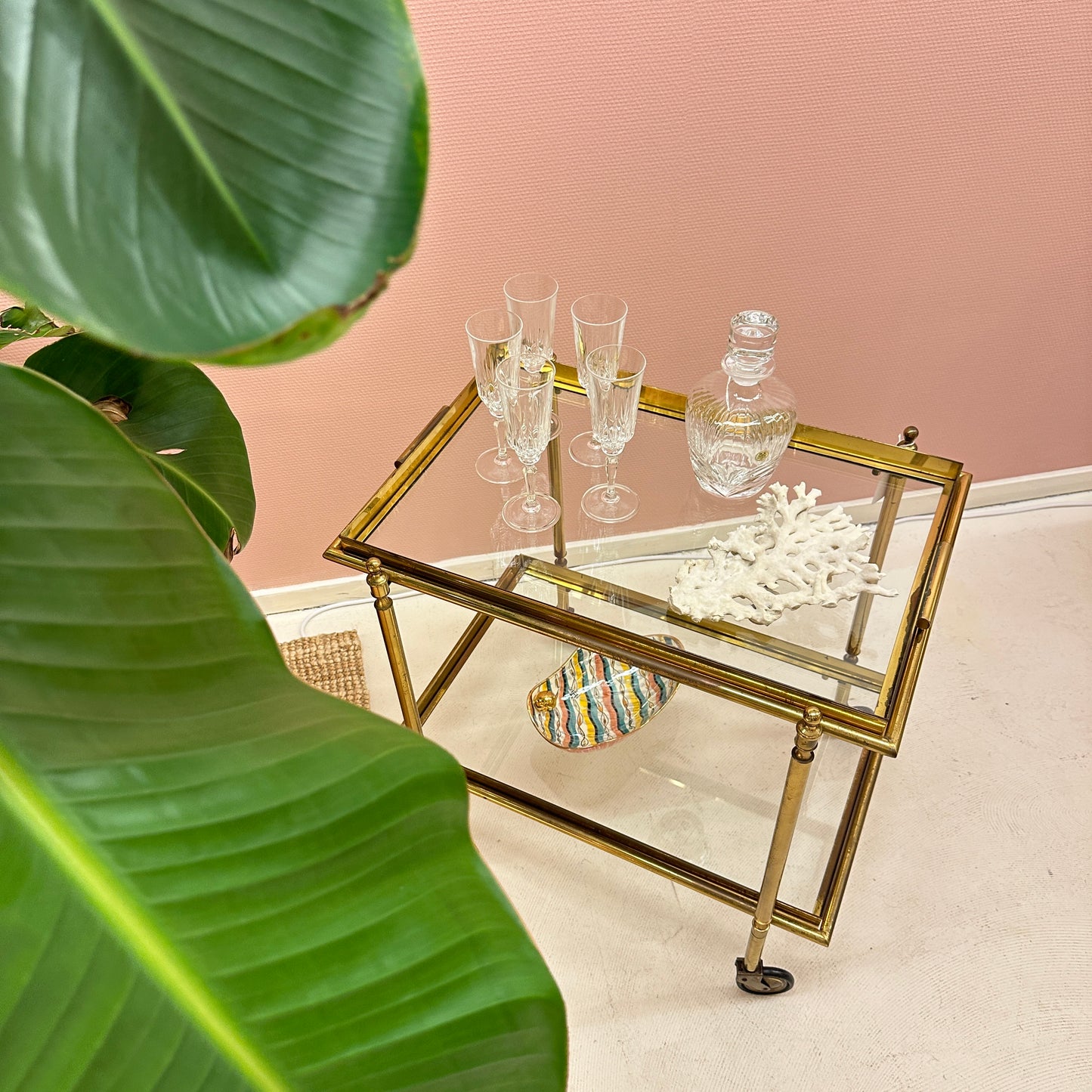 Barcart with removable trays