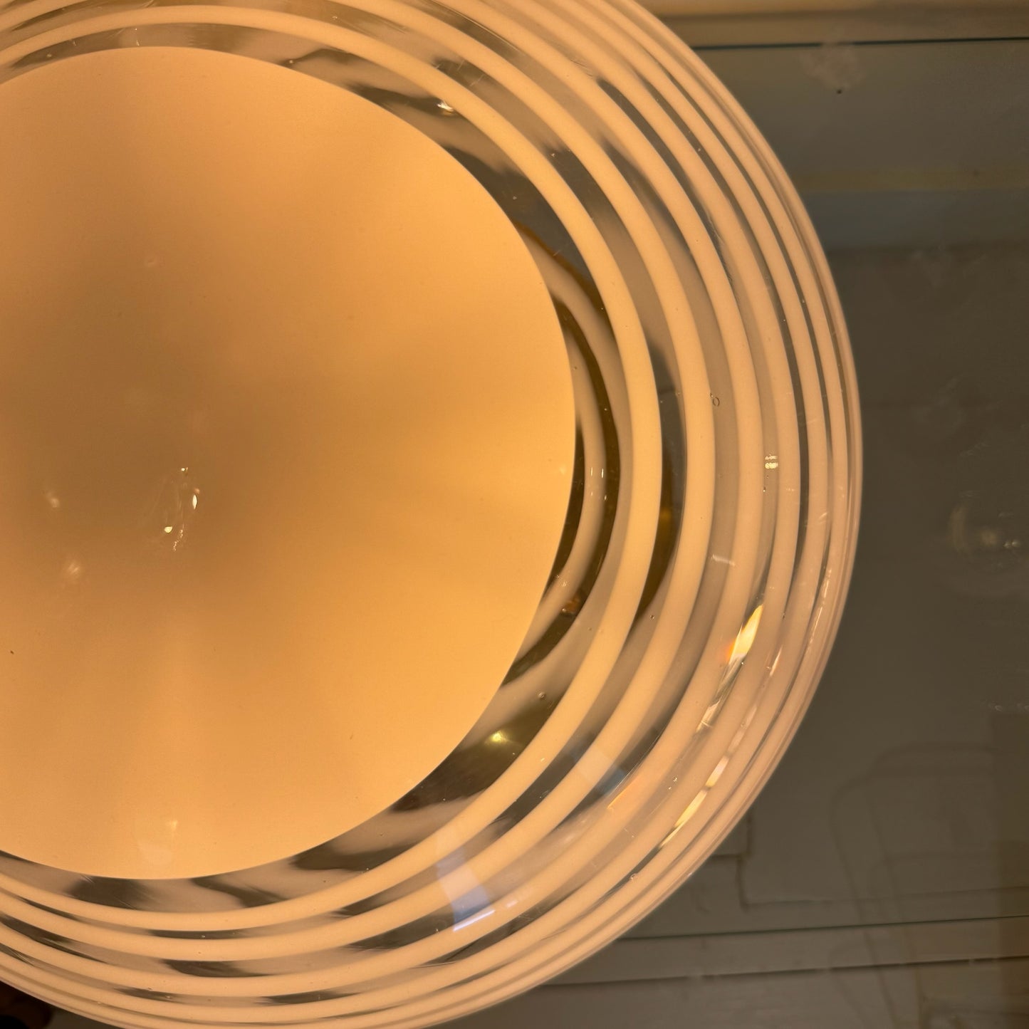 Ronde gestreepte Murano glazen vloer- of tafellamp
