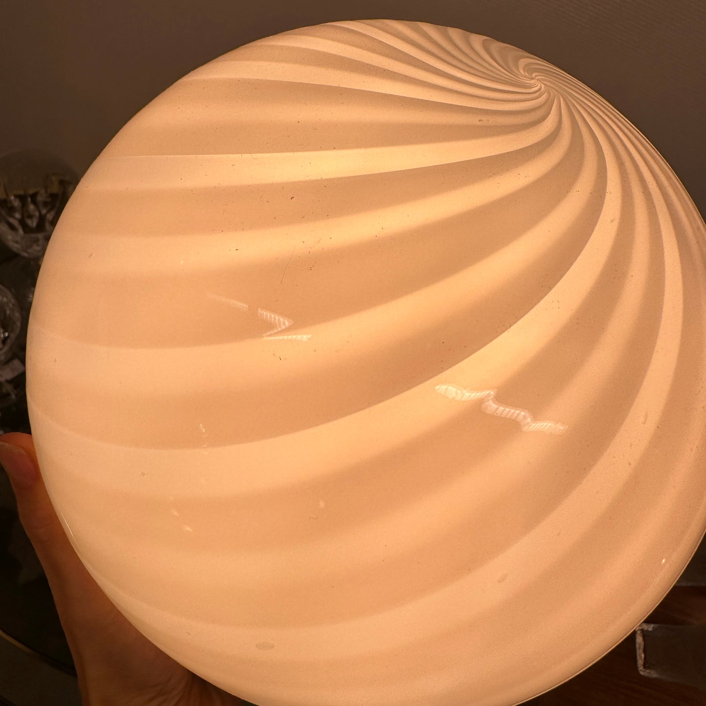 Cute swirl table lamp of Murano glass