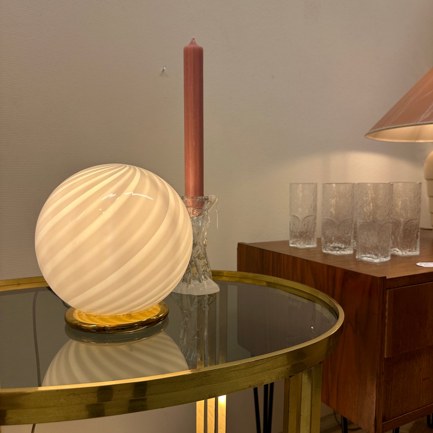 Cute swirl table lamp of Murano glass